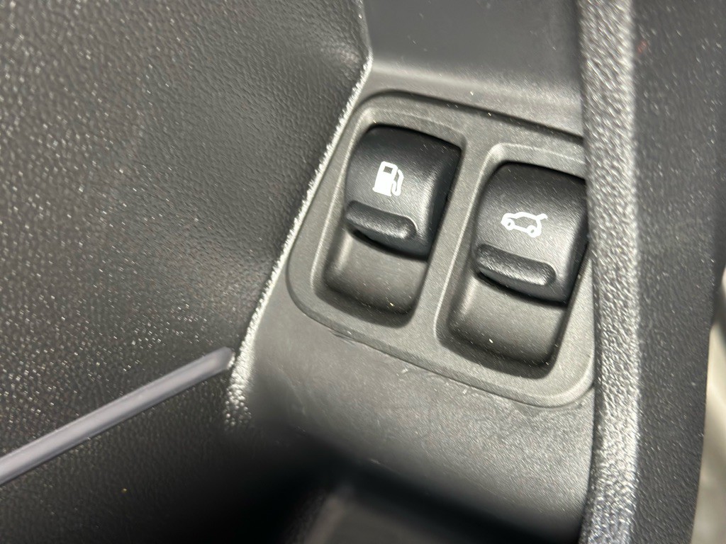 2018 MINI Cooper Image 36