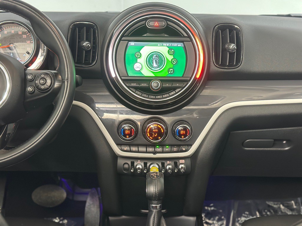 2018 MINI Cooper Image 16