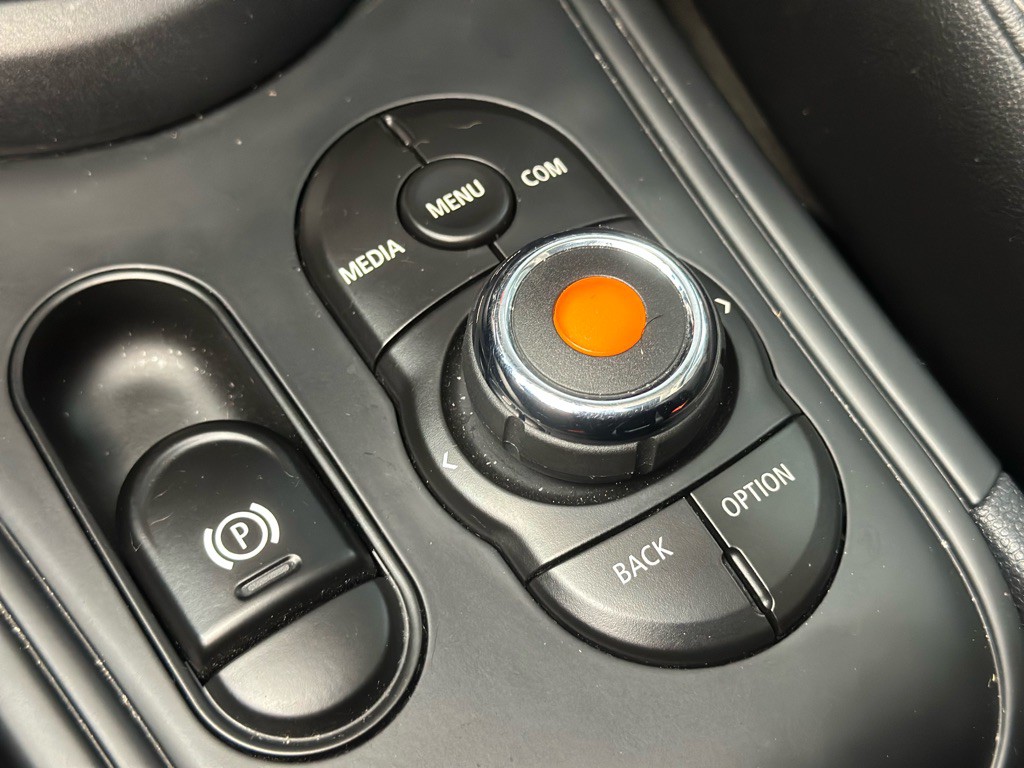 2018 MINI Cooper Image 21