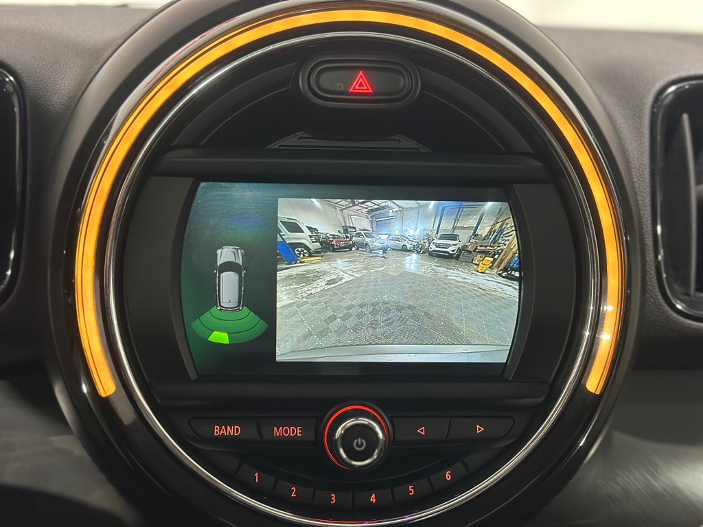 2018 MINI Cooper Image 23