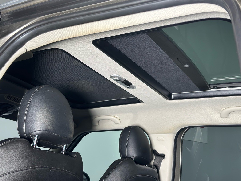 2018 MINI Cooper Image 24