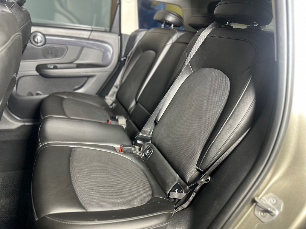 2018 MINI Cooper Image 28