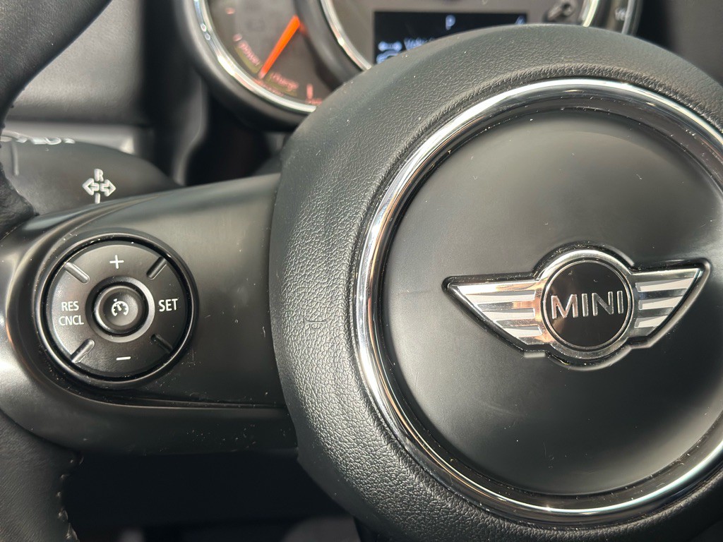 2018 MINI Cooper Image 30