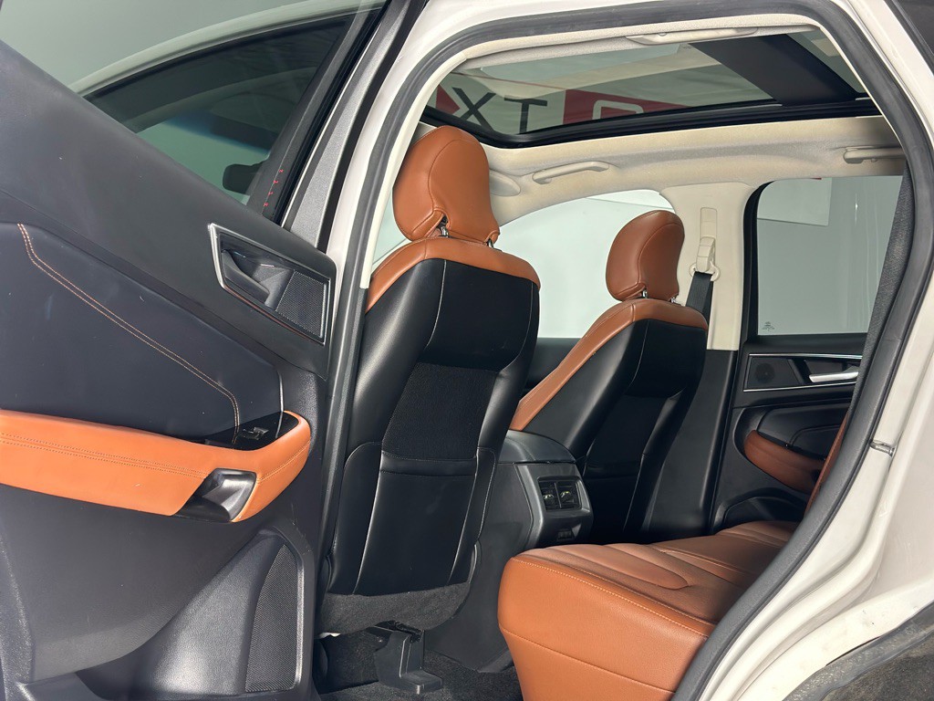 2018 Ford Edge Image 11