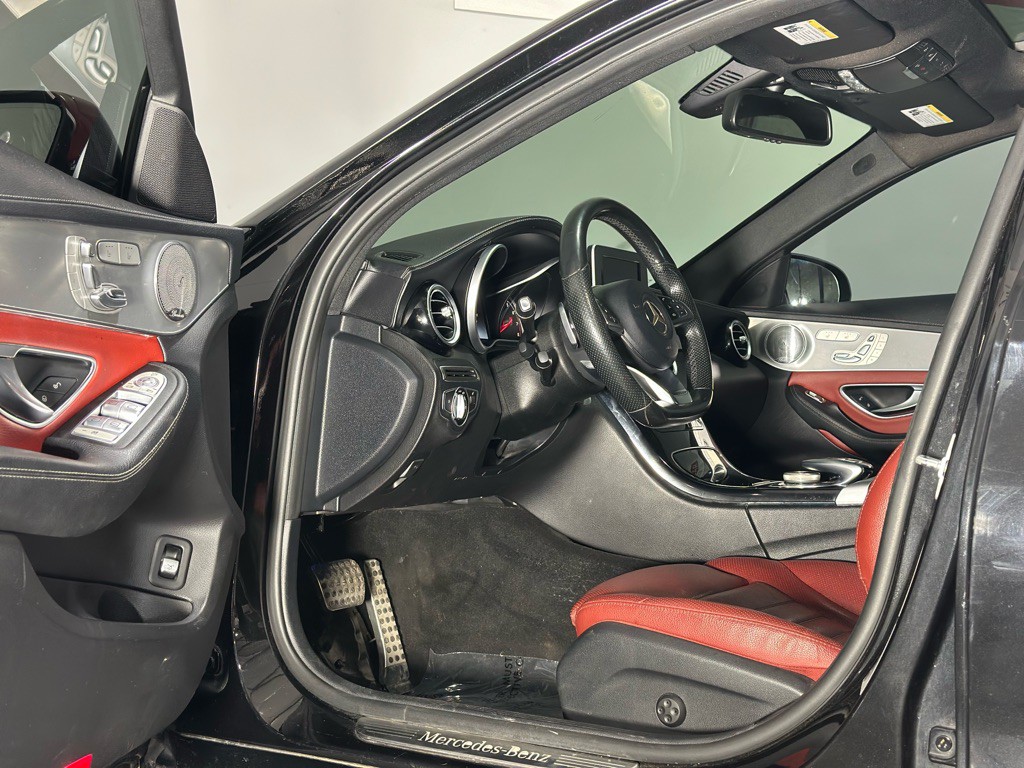 2016 Mercedes-Benz C-Class Image 11
