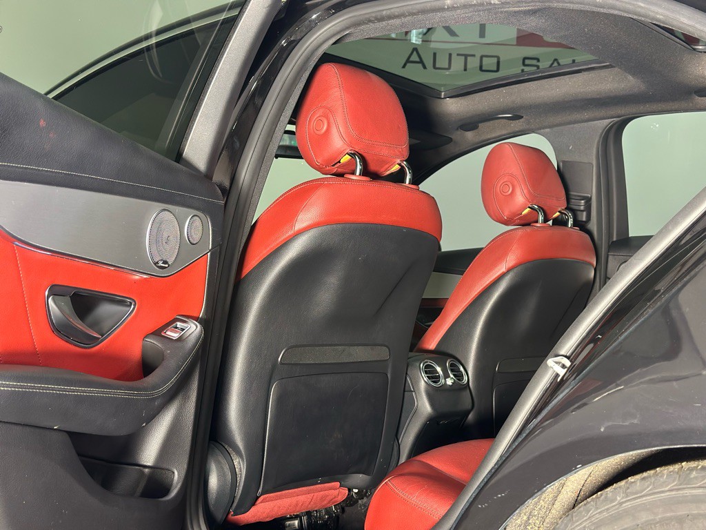 2016 Mercedes-Benz C-Class Image 12