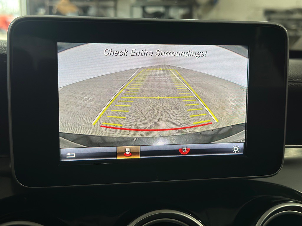 2016 Mercedes-Benz C-Class Image 24