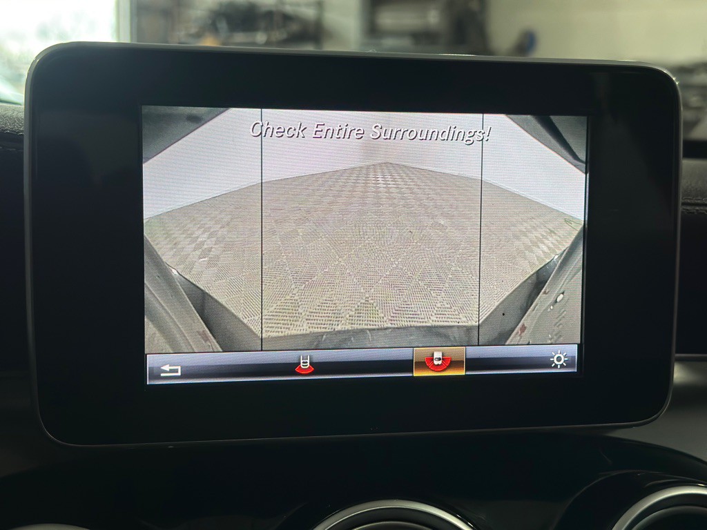 2016 Mercedes-Benz C-Class Image 25