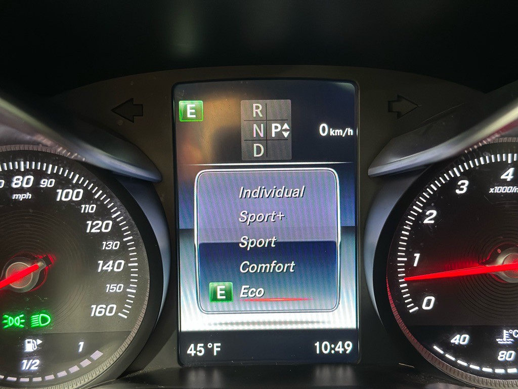 2016 Mercedes-Benz C-Class Image 35