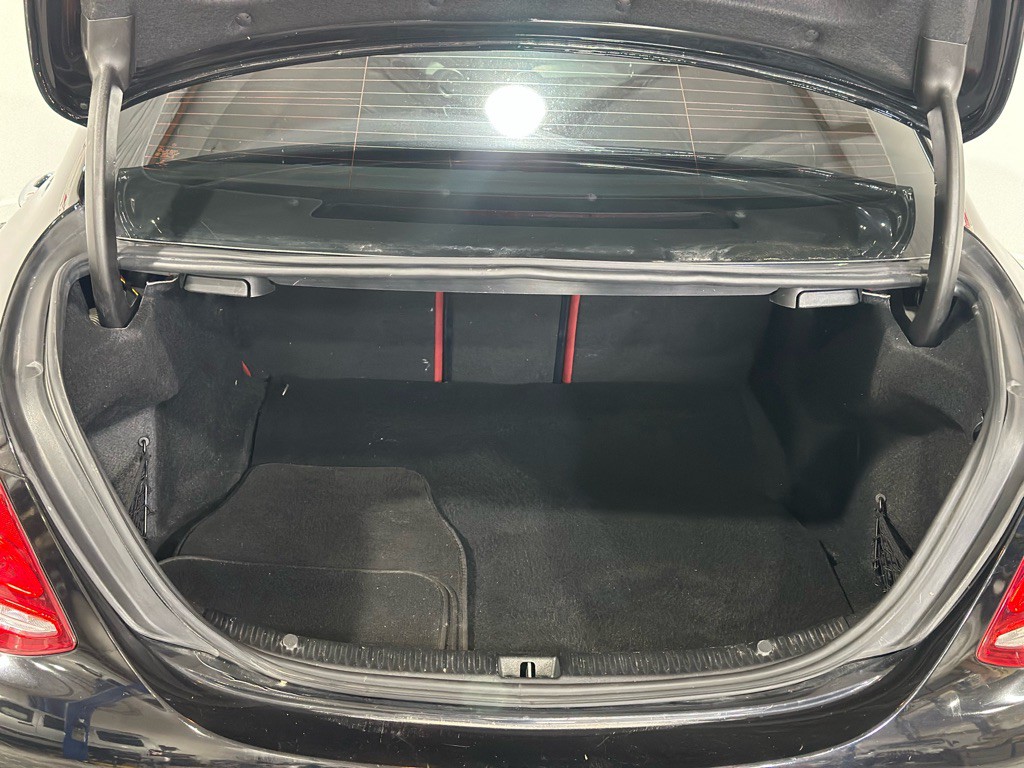 2016 Mercedes-Benz C-Class Image 40