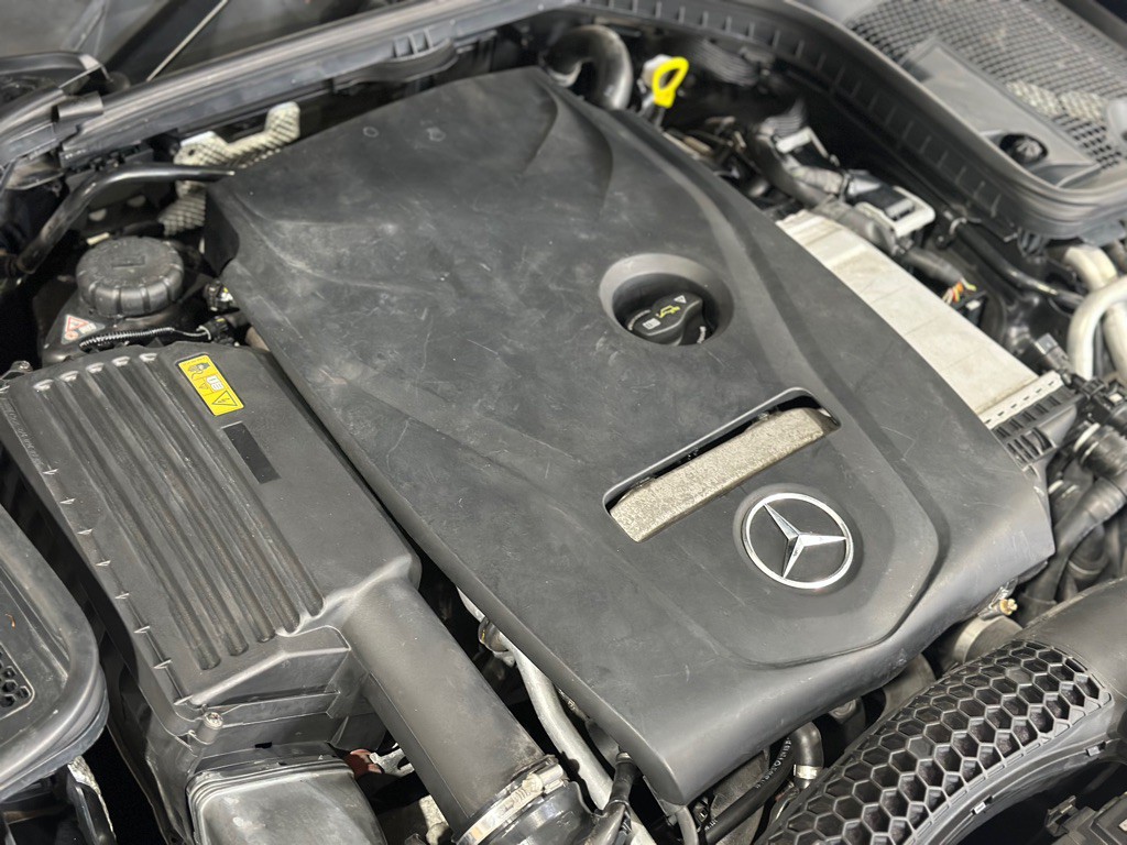 2016 Mercedes-Benz C-Class Image 42