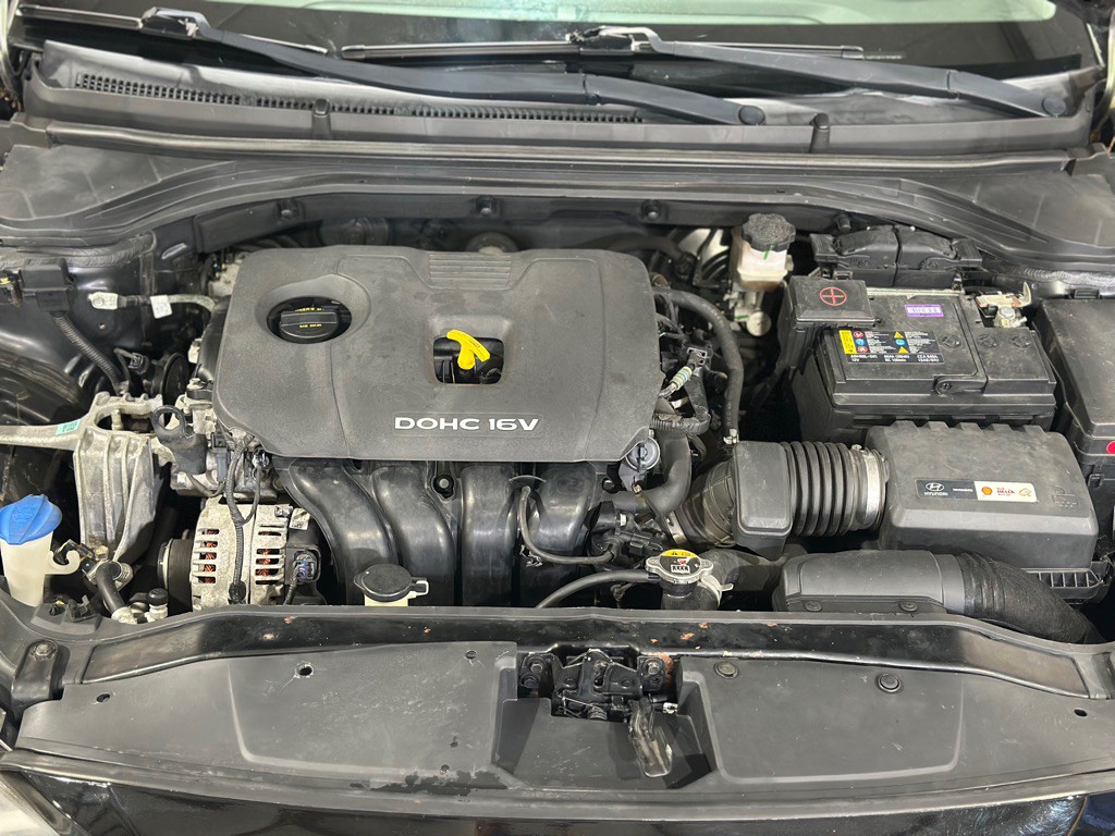 2018 Hyundai Elantra Image 31