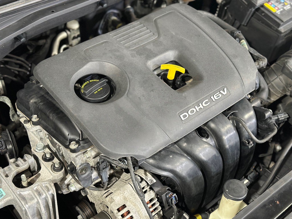 2018 Hyundai Elantra Image 32