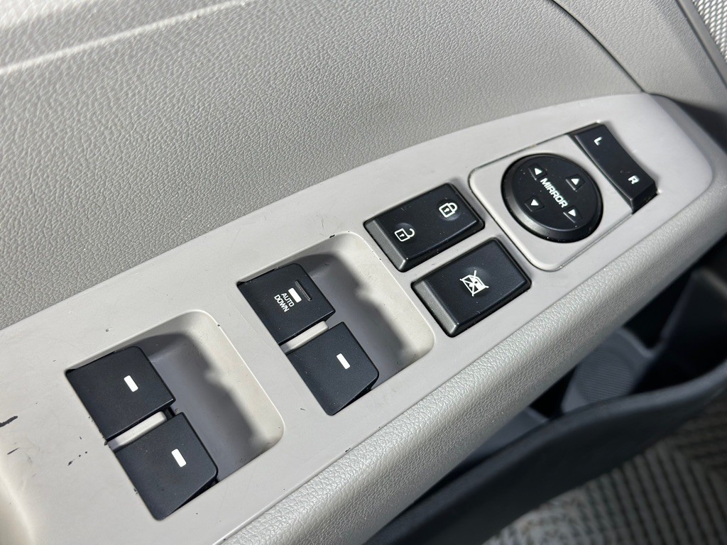 2018 Hyundai Elantra Image 25