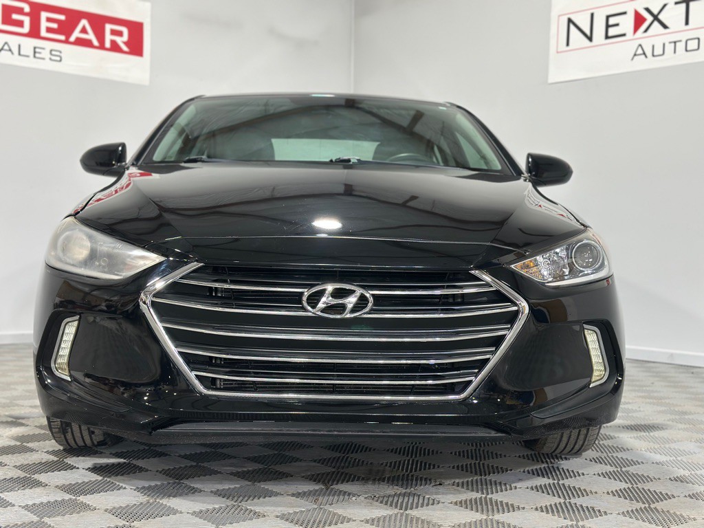 2018 Hyundai Elantra Image 3