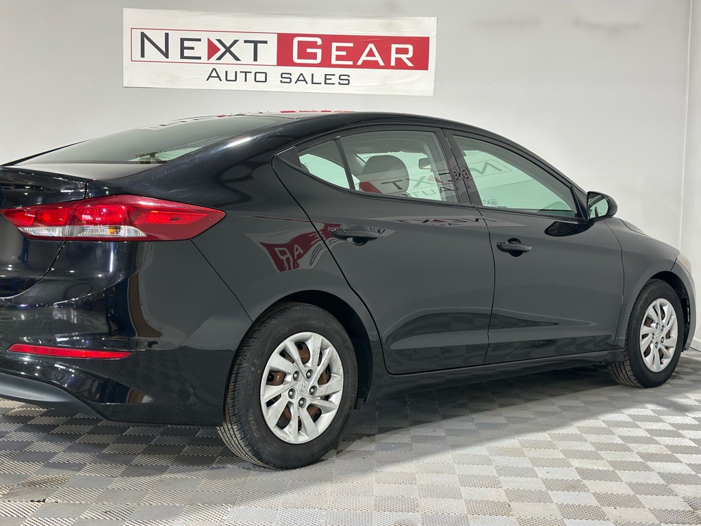 2018 Hyundai Elantra Image 8