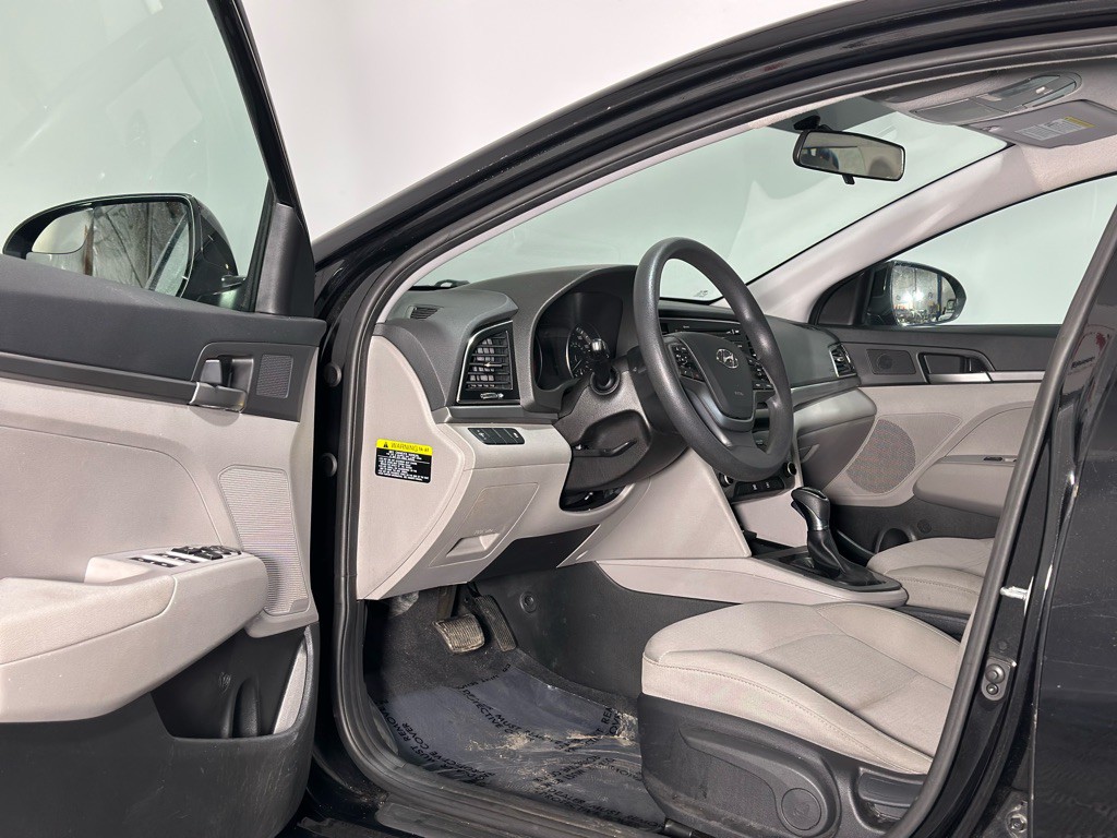 2018 Hyundai Elantra Image 9