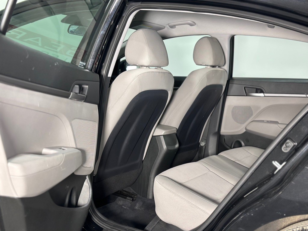 2018 Hyundai Elantra Image 10
