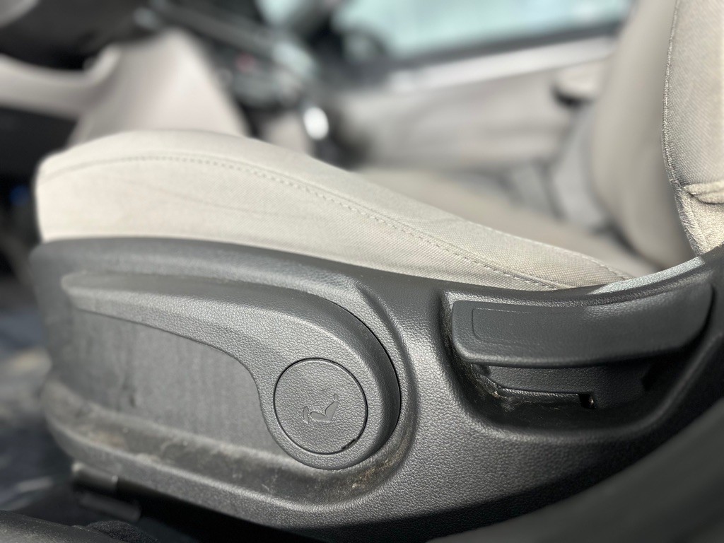 2018 Hyundai Elantra Image 20