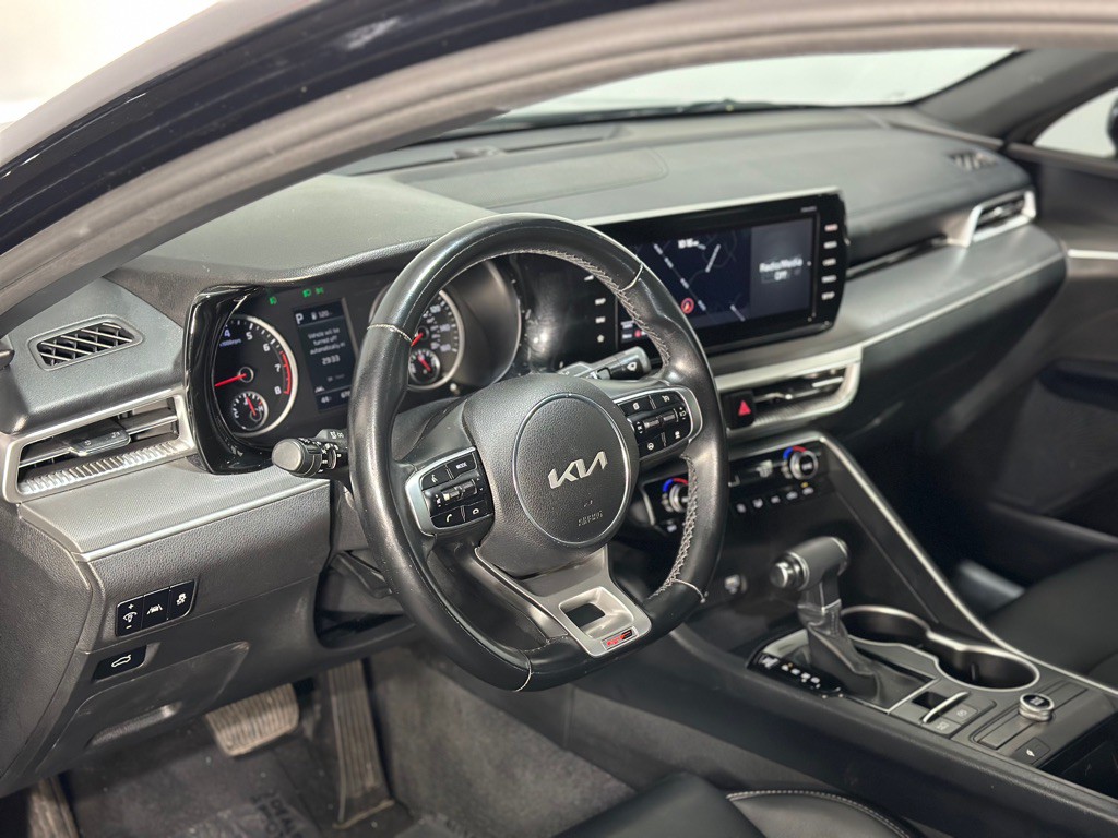 2022 Kia K5 Image 31
