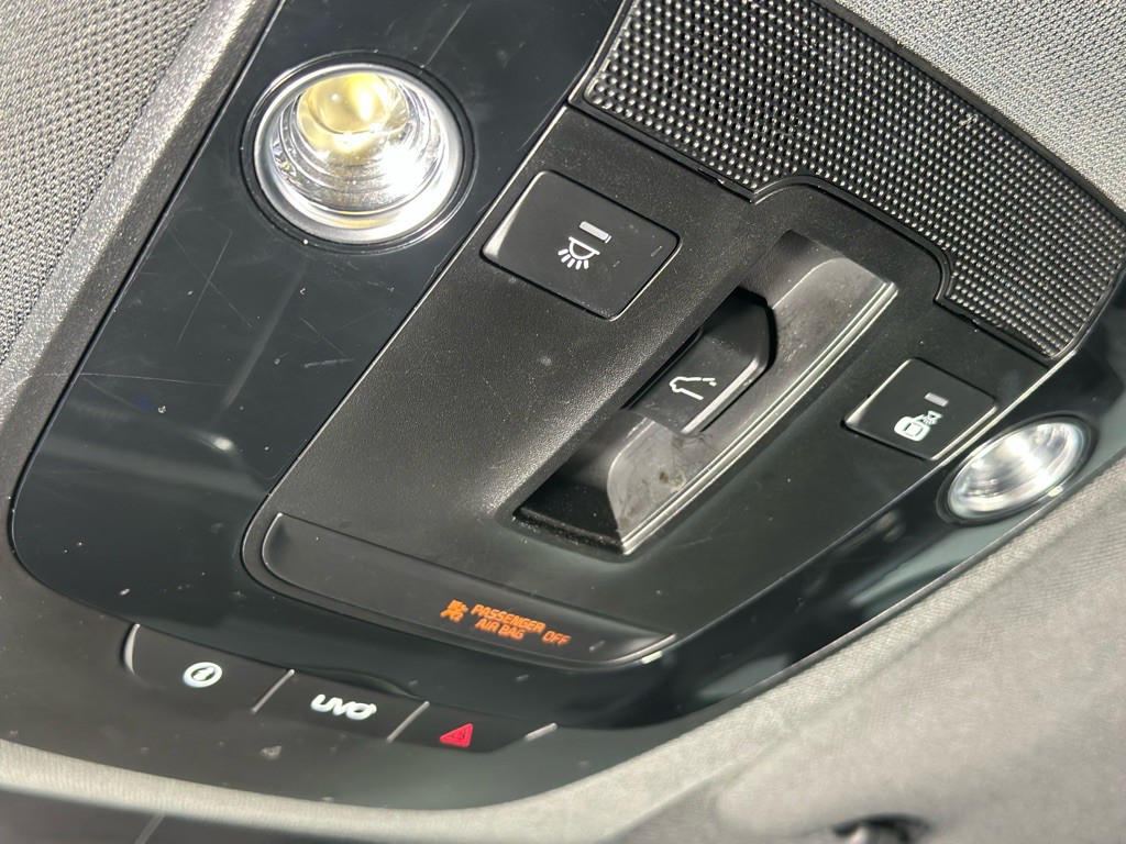 2022 Kia K5 Image 38