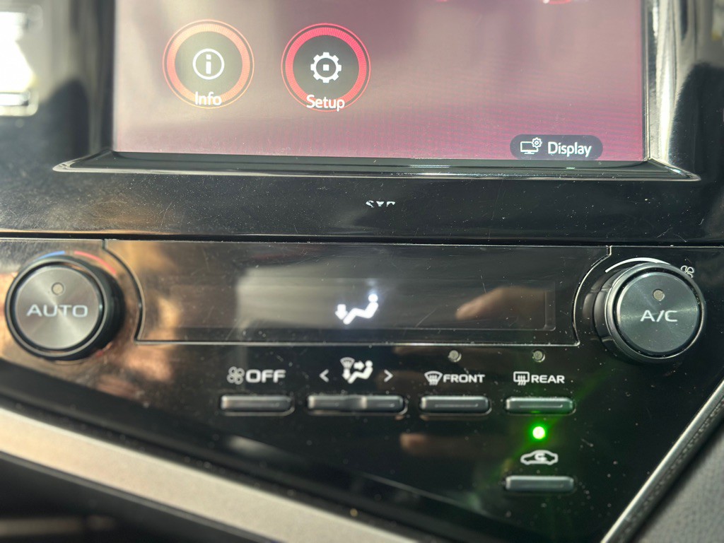 2020 Toyota Camry Image 17