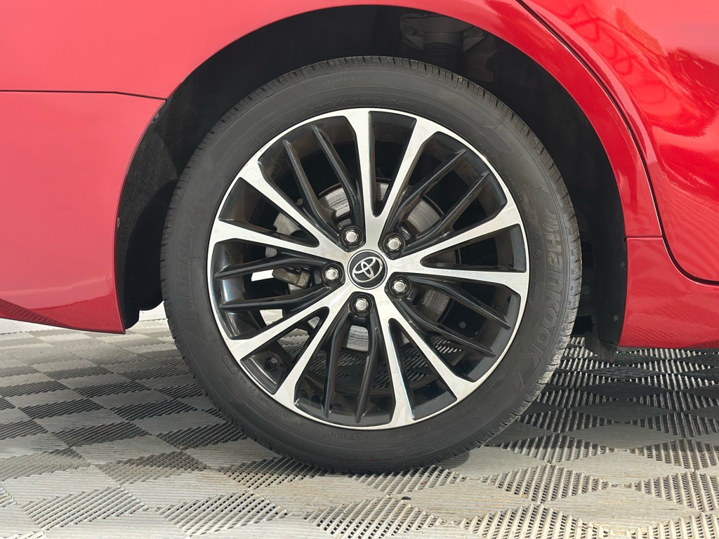 2020 Toyota Camry Image 36