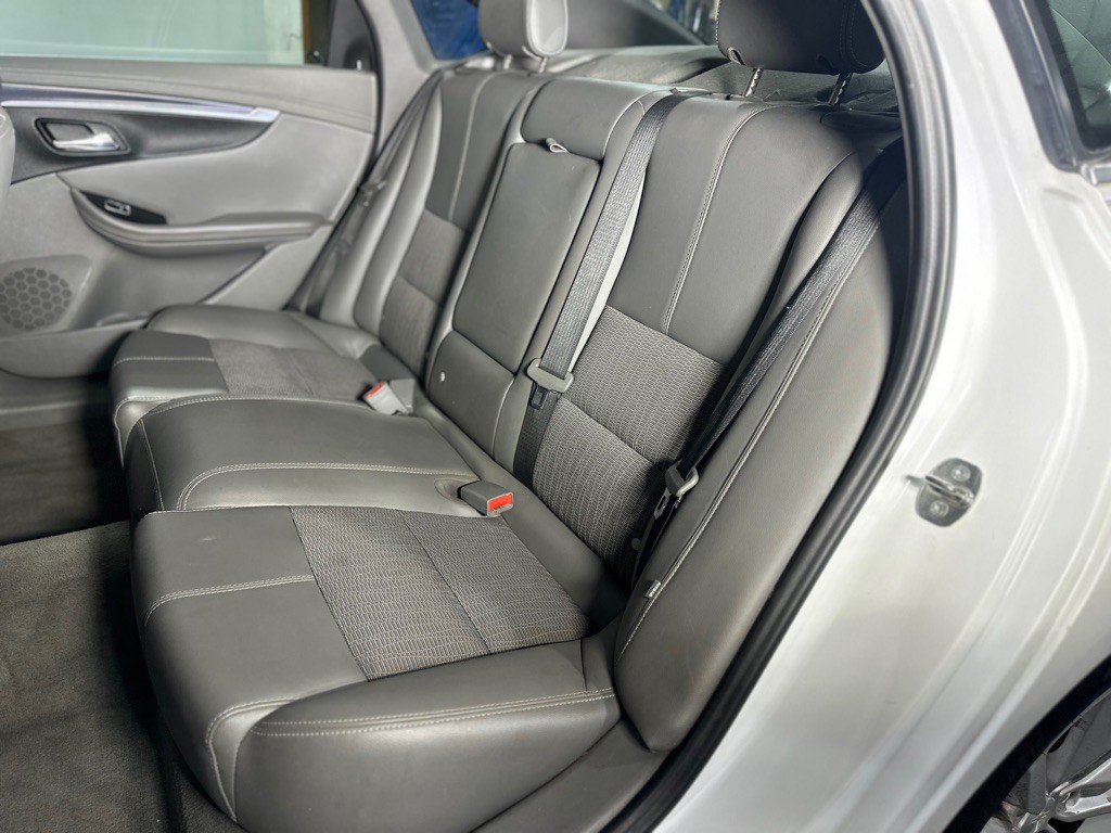 2017 Chevrolet Impala Image 25