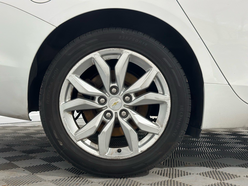 2017 Chevrolet Impala Image 35