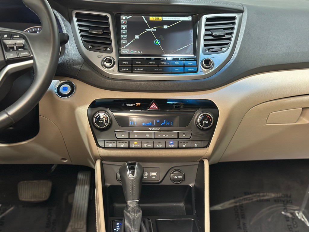 2016 Hyundai Tucson Image 17