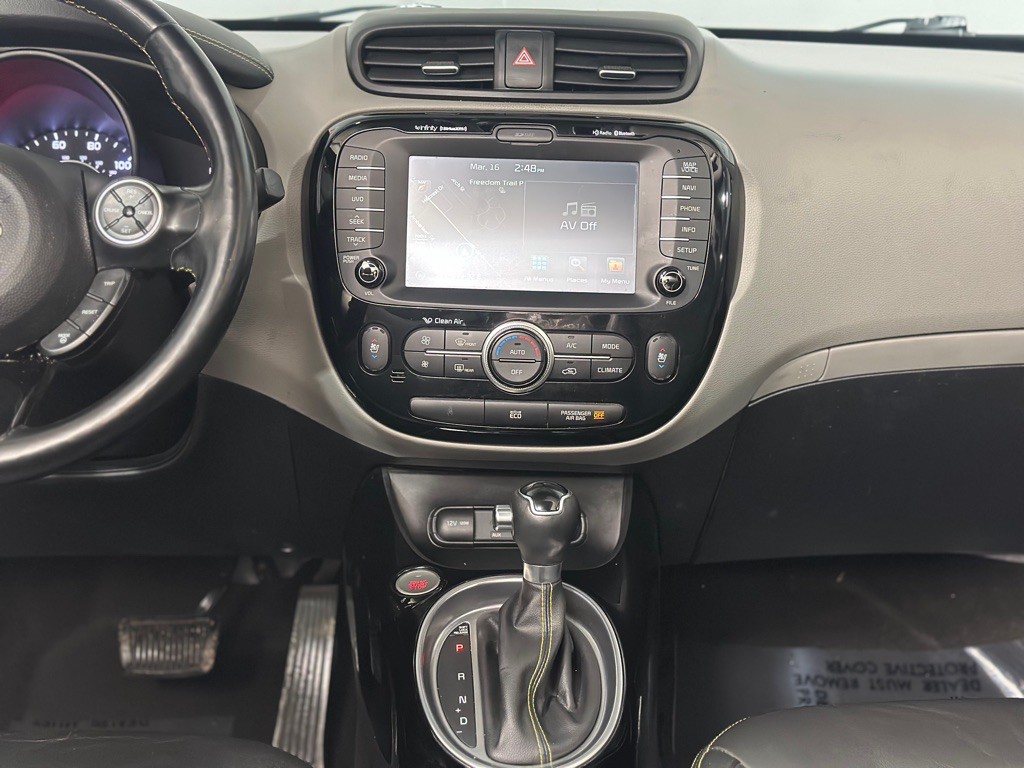 2016 Kia Soul Image 16
