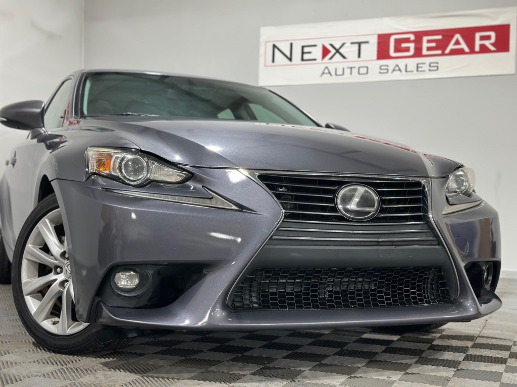 2015 Lexus IS Image 3