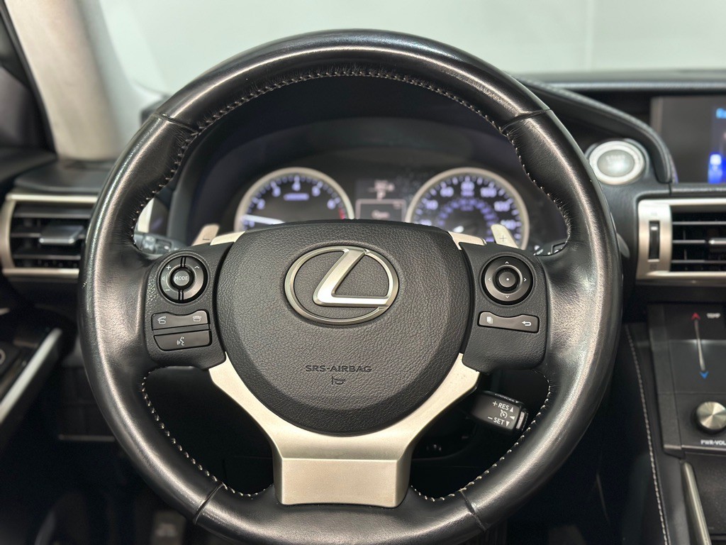 2015 Lexus IS Image 14