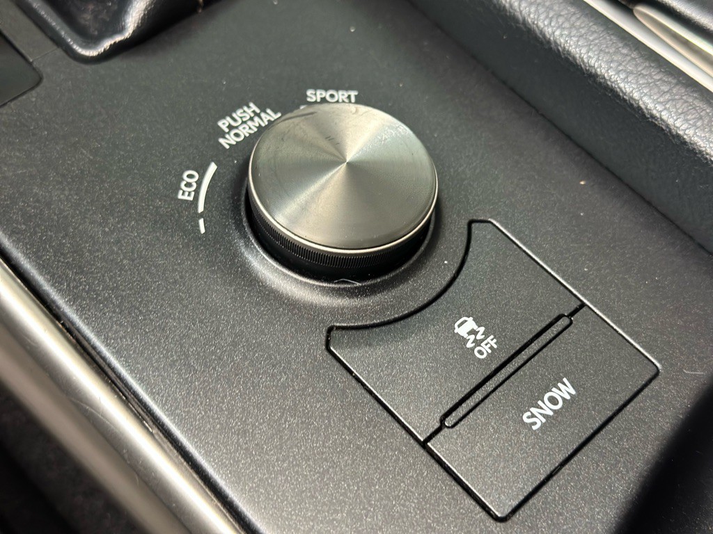 2015 Lexus IS Image 21