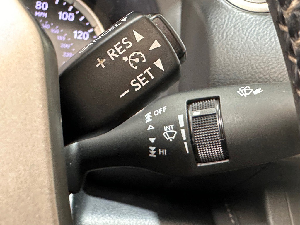 2015 Lexus IS Image 30