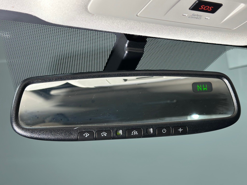 2015 Lexus IS Image 34