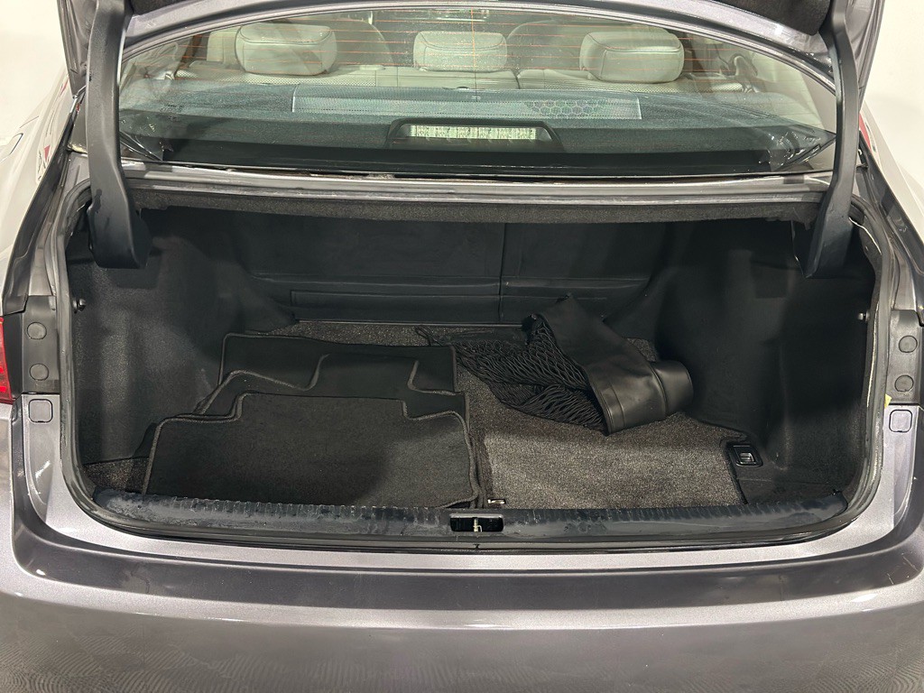 2015 Lexus IS Image 39