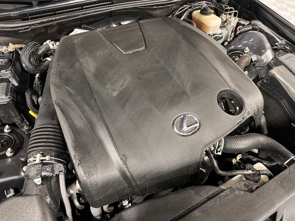 2015 Lexus IS Image 40