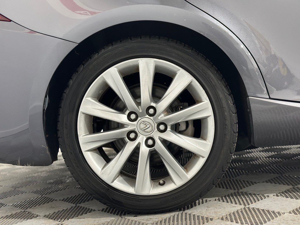 2015 Lexus IS Image 42