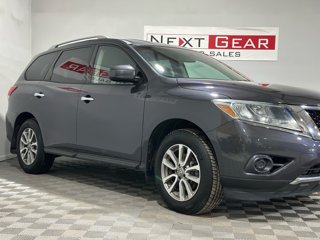 2013 Nissan Pathfinder Image 2