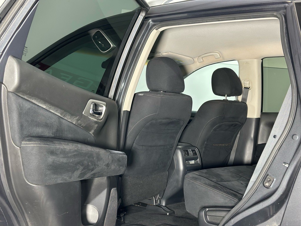 2013 Nissan Pathfinder Image 11