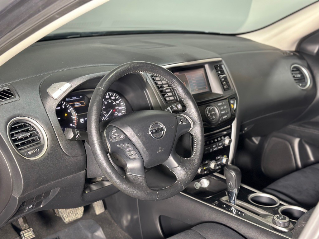 2013 Nissan Pathfinder Image 30