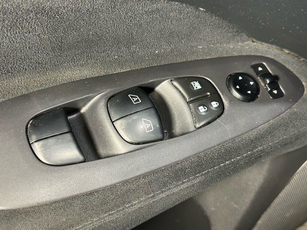2013 Nissan Pathfinder Image 33