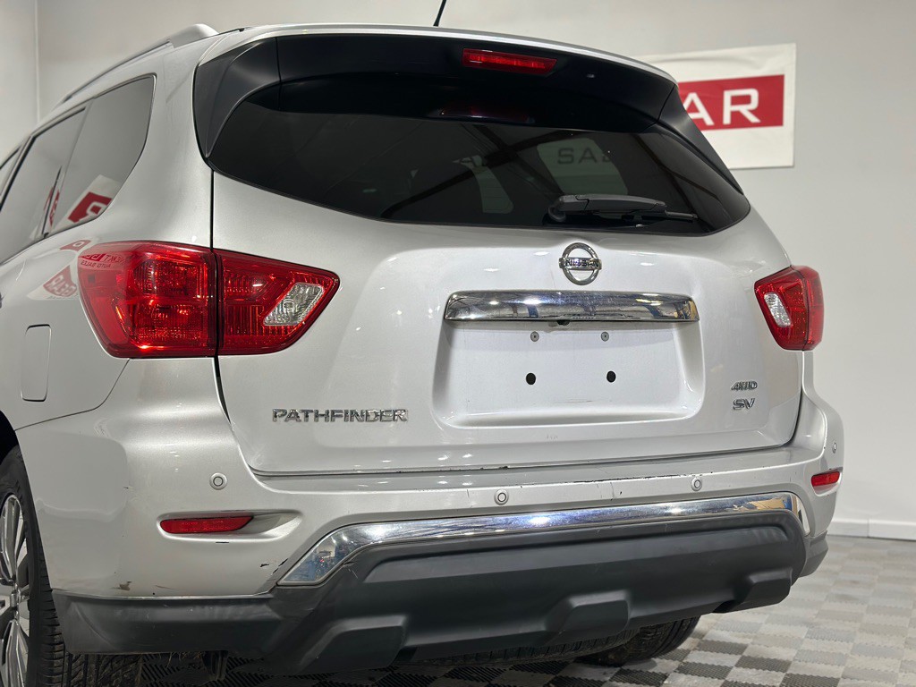 2017 Nissan Pathfinder Image 8