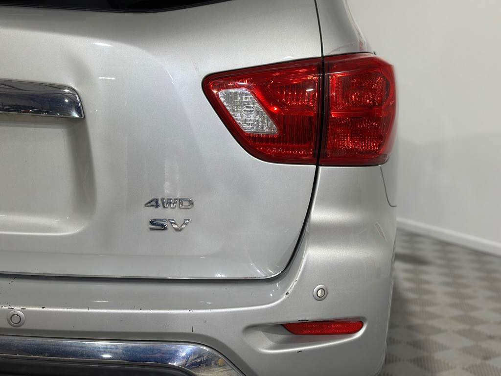 2017 Nissan Pathfinder Image 9