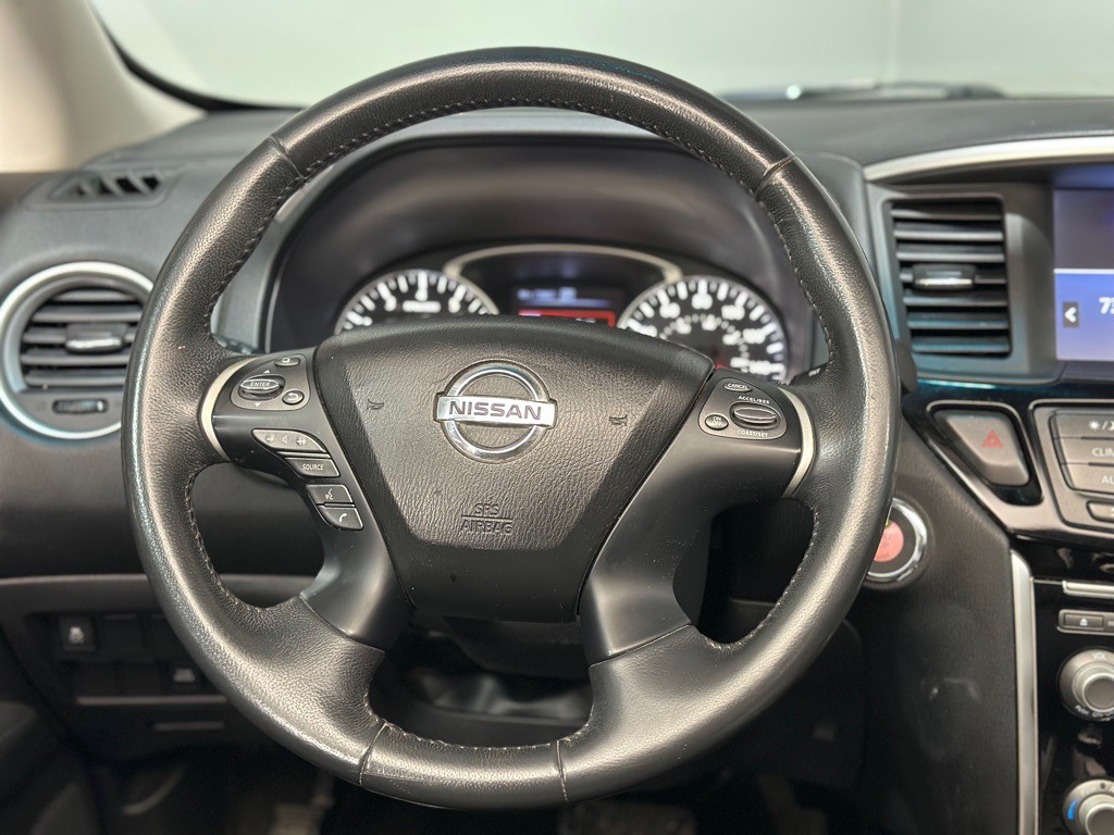 2017 Nissan Pathfinder Image 15