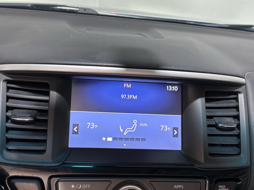 2017 Nissan Pathfinder Image 17