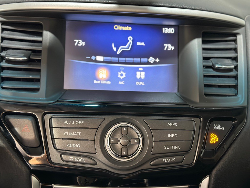 2017 Nissan Pathfinder Image 18