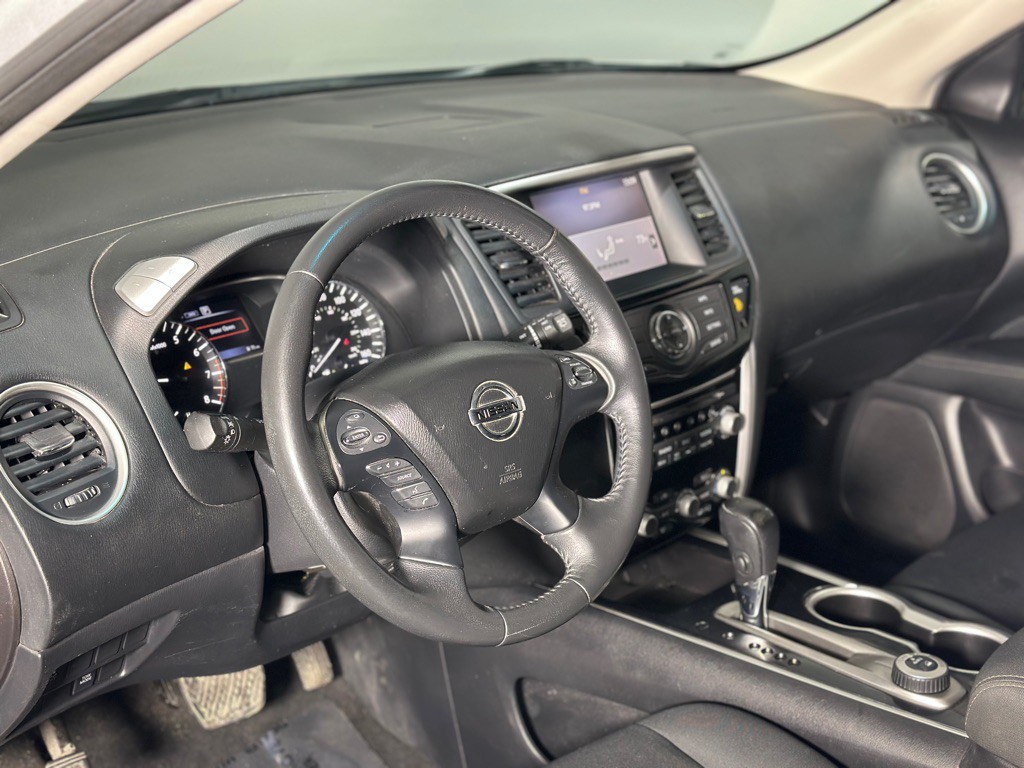 2017 Nissan Pathfinder Image 29