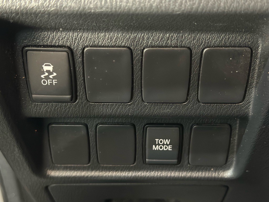 2017 Nissan Pathfinder Image 32